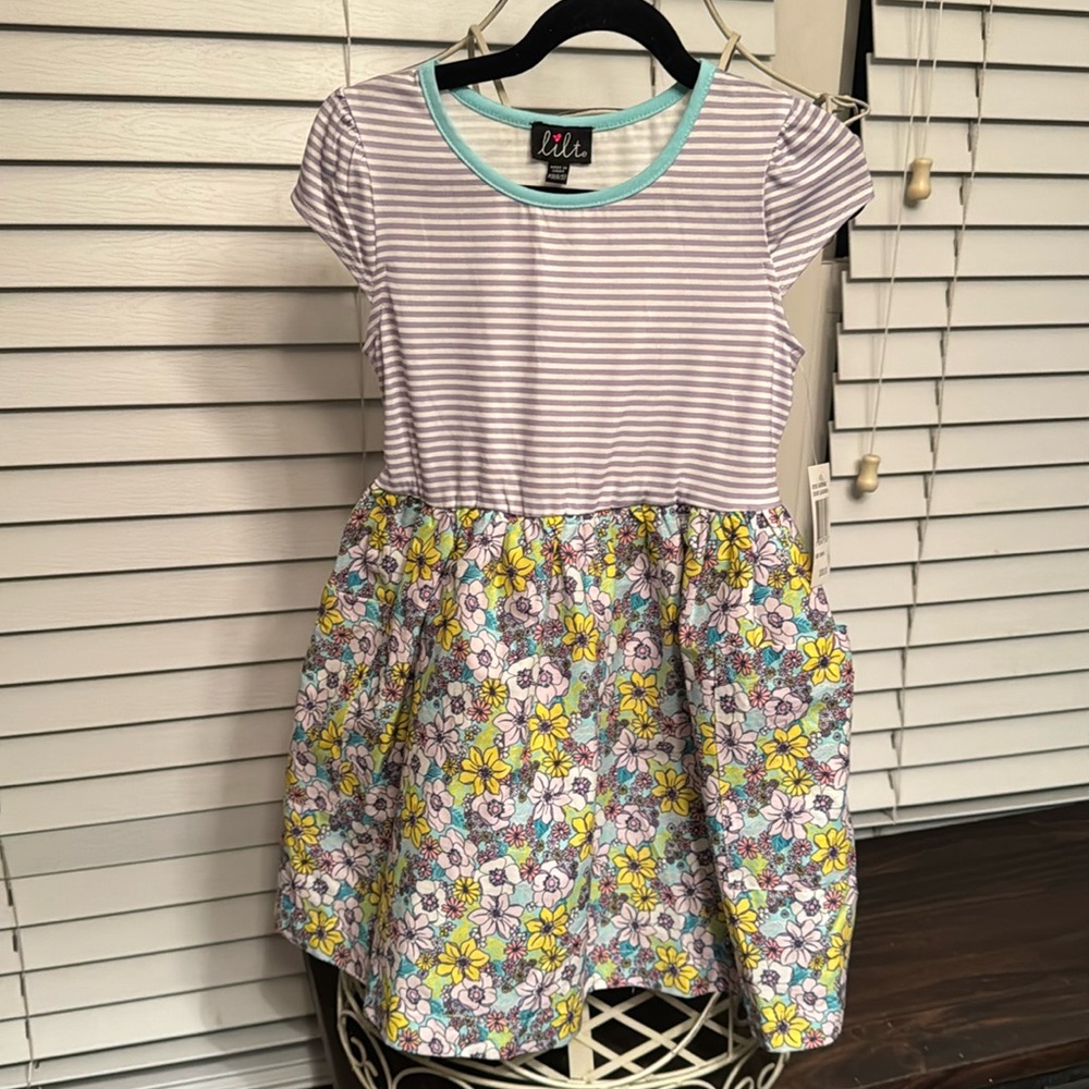 lilt girls floral dress size XS (5/6). NWT.